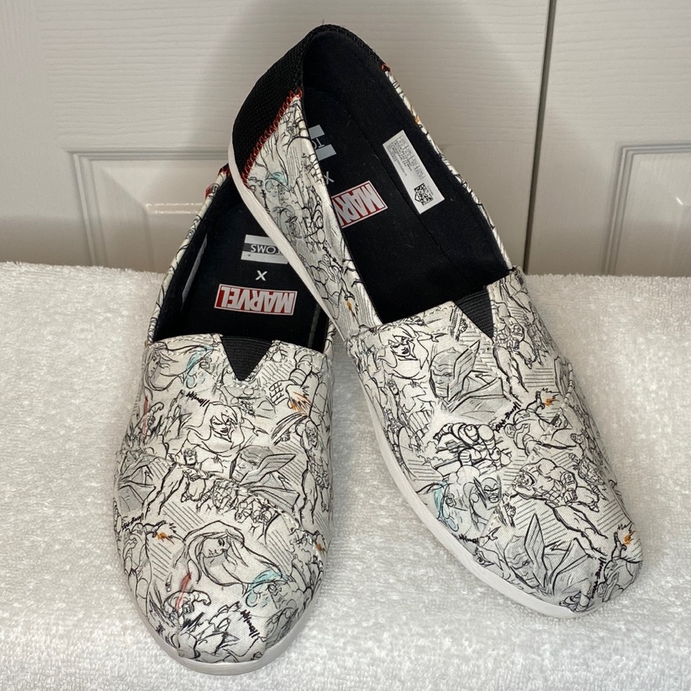 Like New!! MARVEL x TOMS **Limited Edition** Alpargatas Slip On Size W8.5